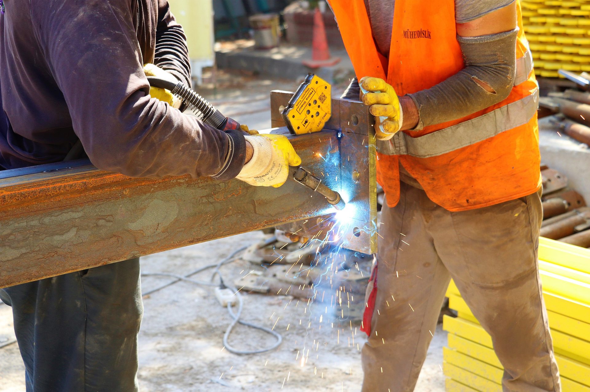 Welding a heavy structural-steel bracket connection