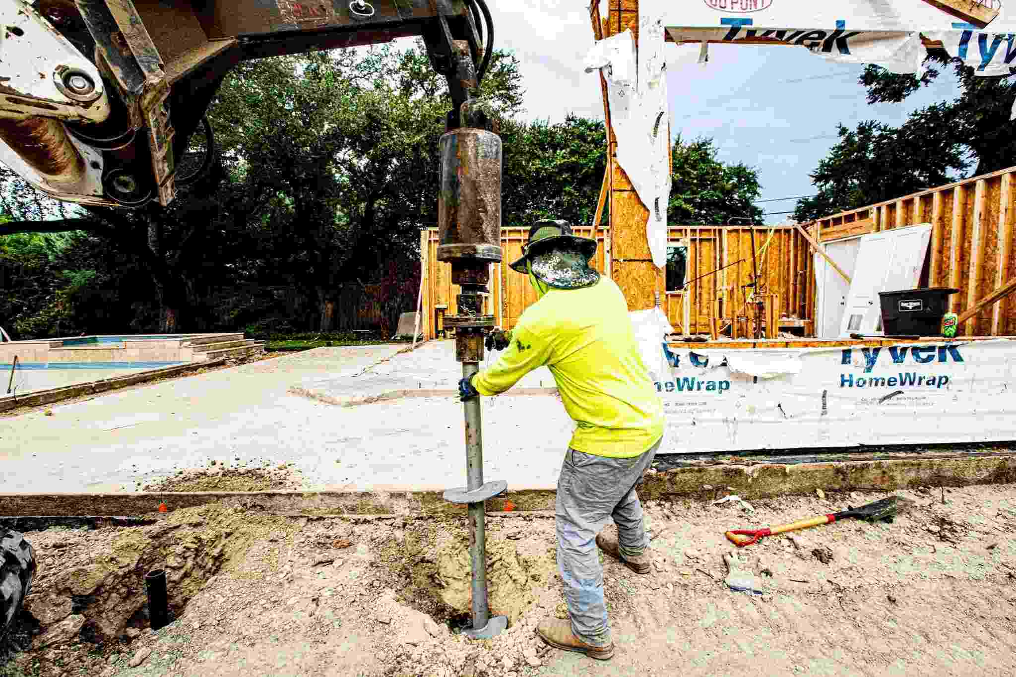 straight-shaft-vs-helical-piles